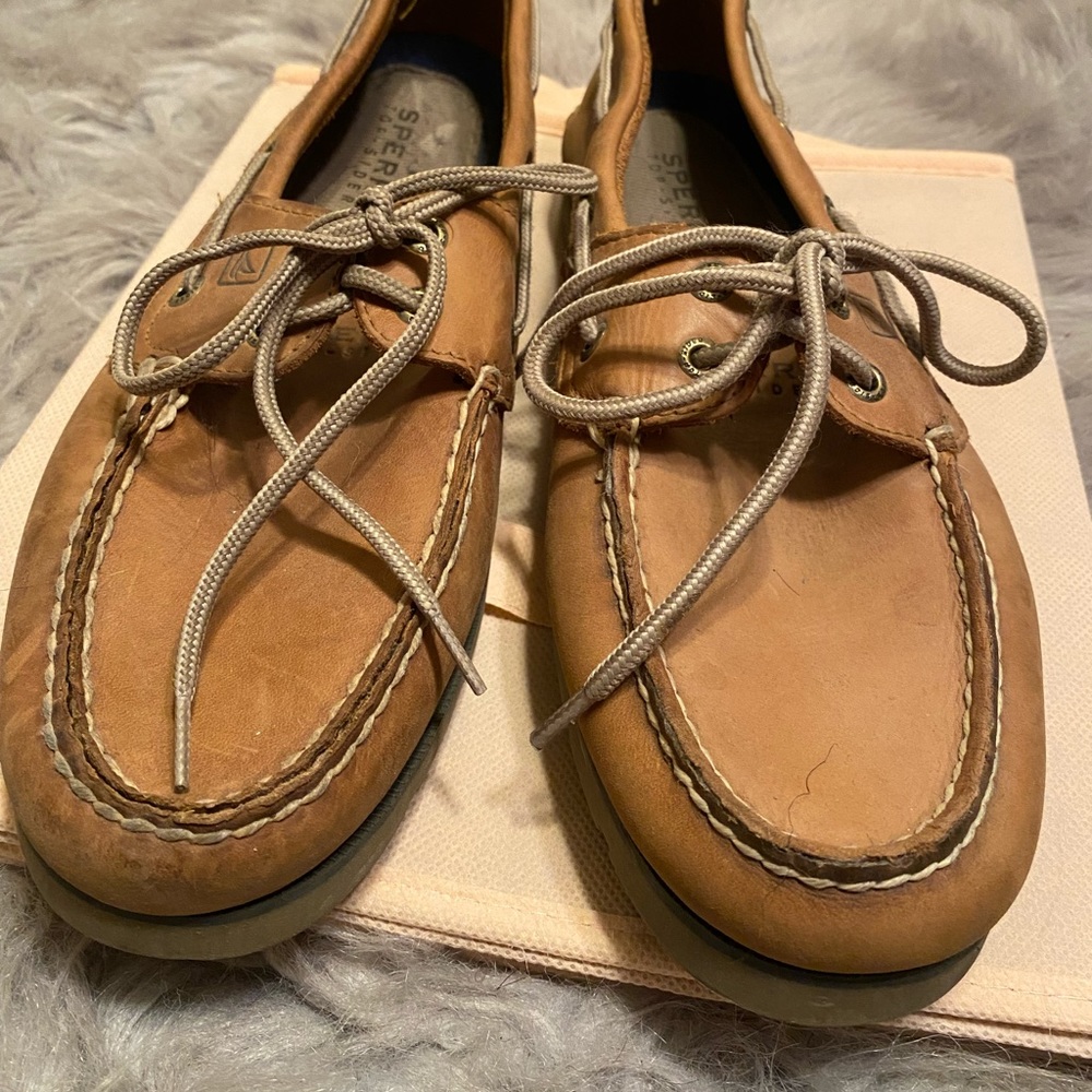 Peanut butter brown Sperry